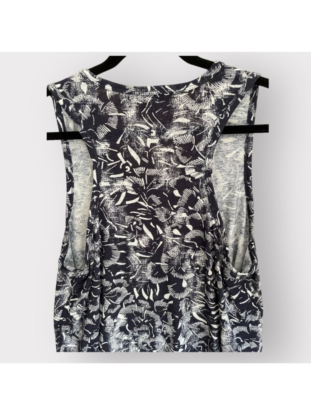 Athleta Size XL Navy Blue White Breezy Leaf Print Round Neck Racerback Tank Top - Picture 8 of 14